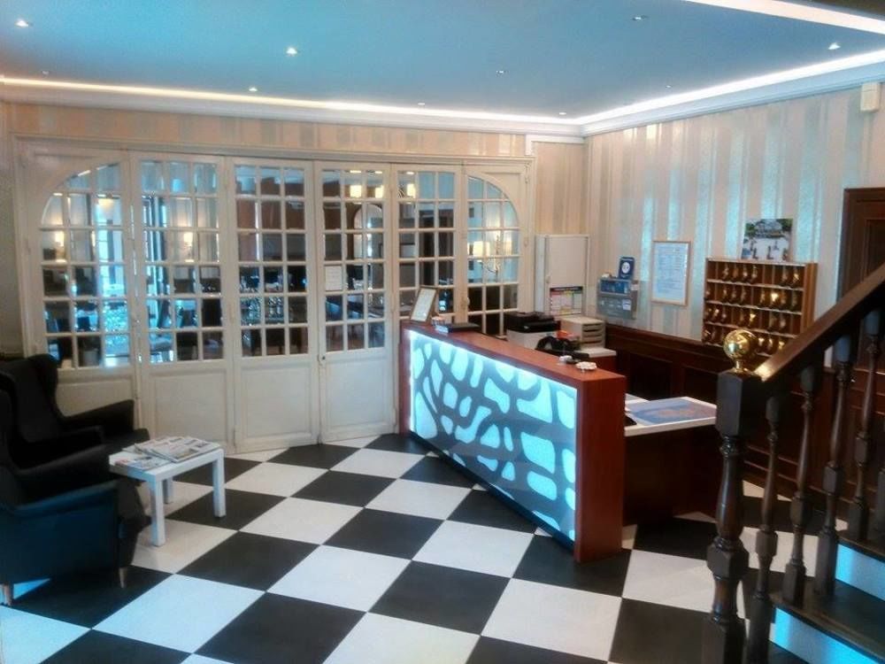 Logis Hotel Du Chateau Combourg Exterior foto