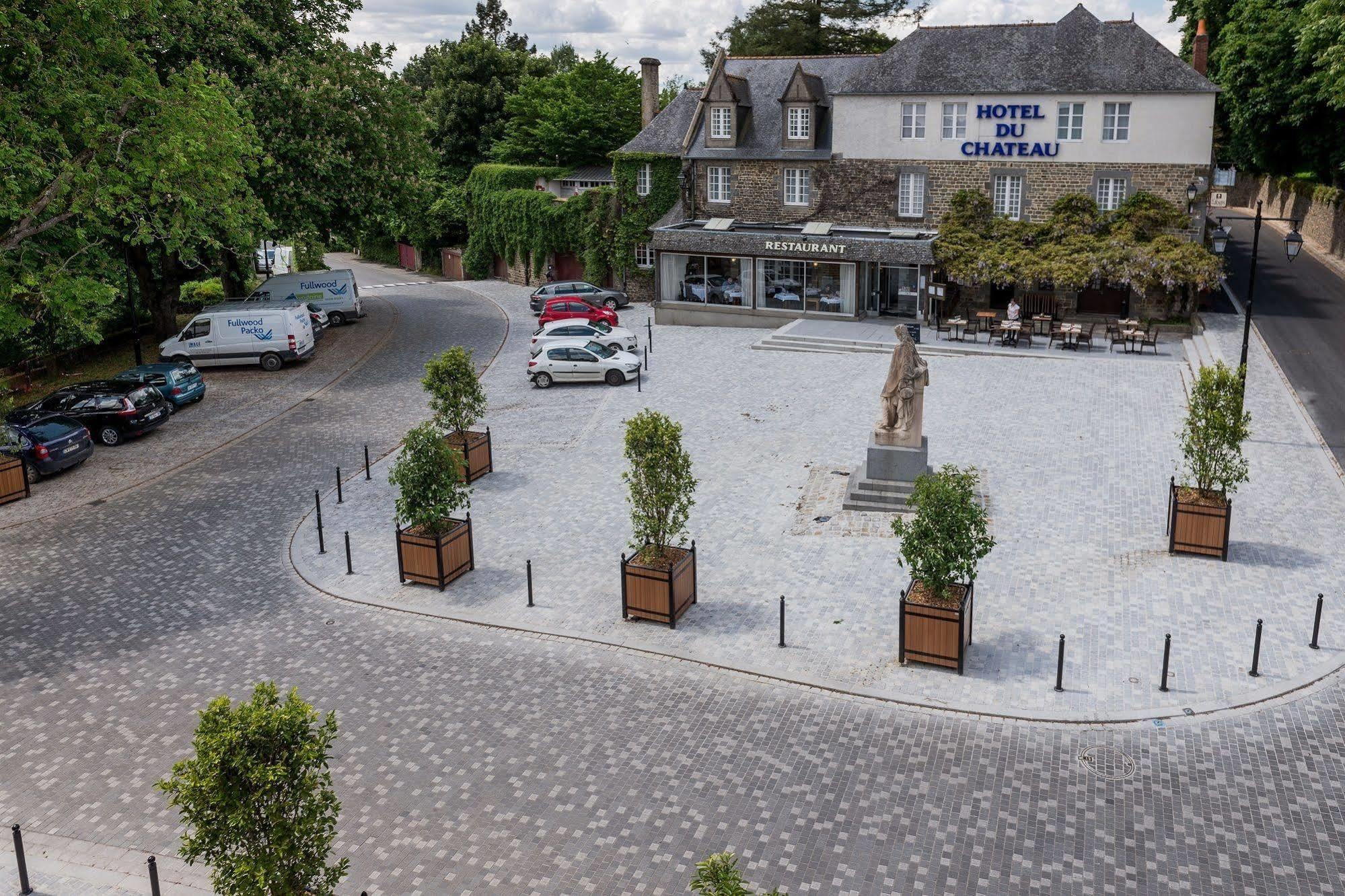 Logis Hotel Du Chateau Combourg Exterior foto